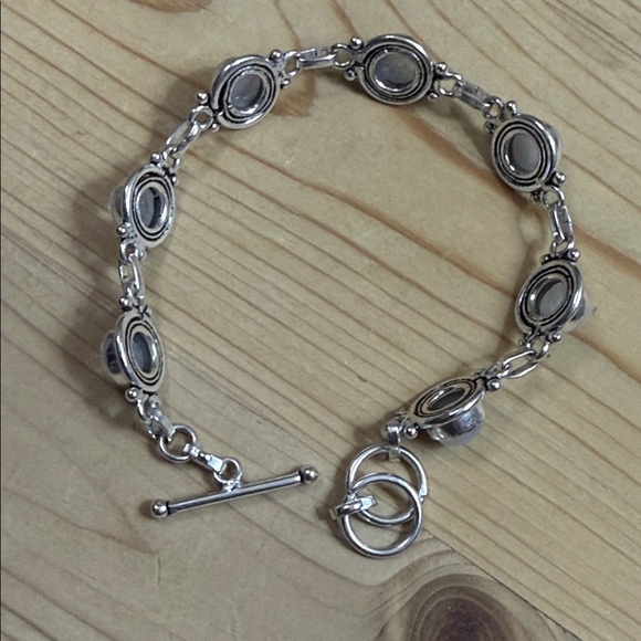 Fashion Jewelry Silver Bracelet with Iridescent Accents - Picture 4 of 4